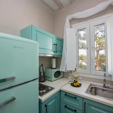 Rosemary Suites And More....
